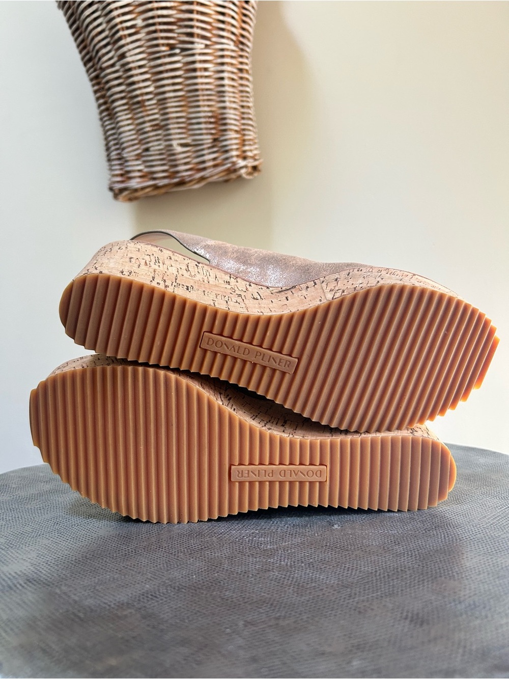 Donald Pliner ~ Metallic Leather Irine Cork Wedge Platform Sandal size 7.5 - Picture 11 of 15